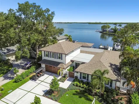 1907 Arrowhead Drive NE St Petersburg FL 33703