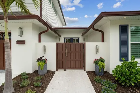 1907 Arrowhead Drive NE St Petersburg FL 33703