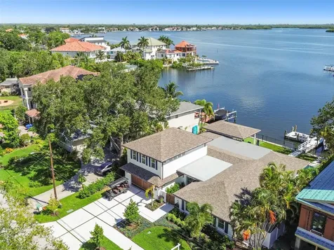 1907 Arrowhead Drive NE St Petersburg FL 33703