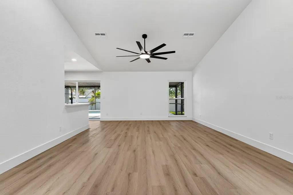 1043 Ridge View Lane Palm Harbor FL 34683