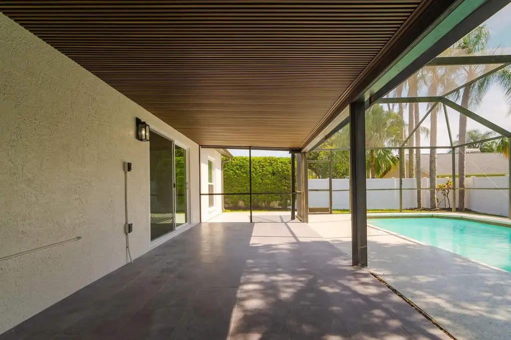 1043 Ridge View Lane Palm Harbor FL 34683