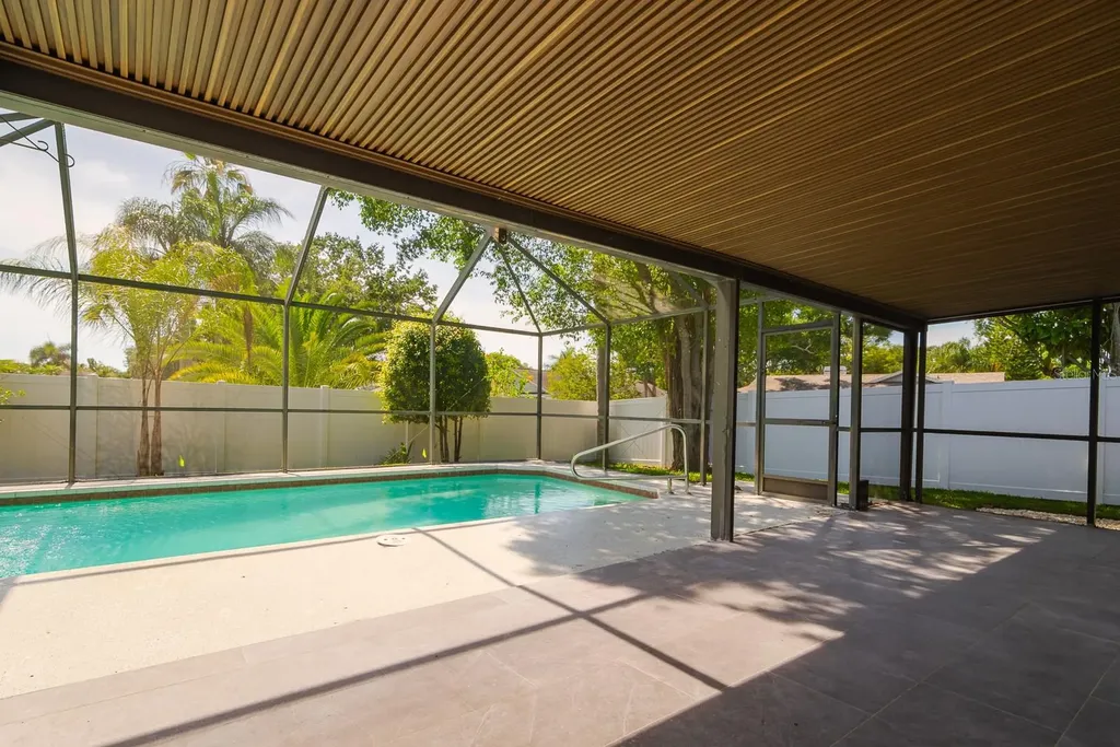 1043 Ridge View Lane Palm Harbor FL 34683