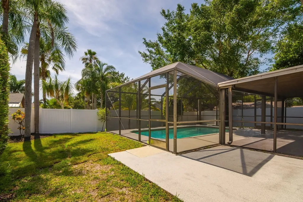 1043 Ridge View Lane Palm Harbor FL 34683
