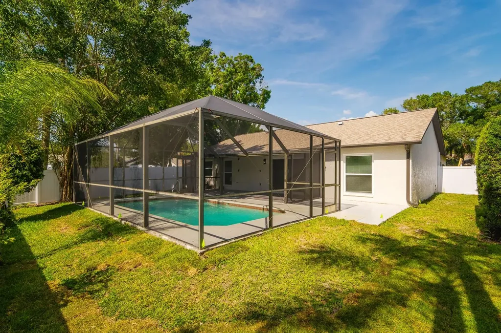 1043 Ridge View Lane Palm Harbor FL 34683