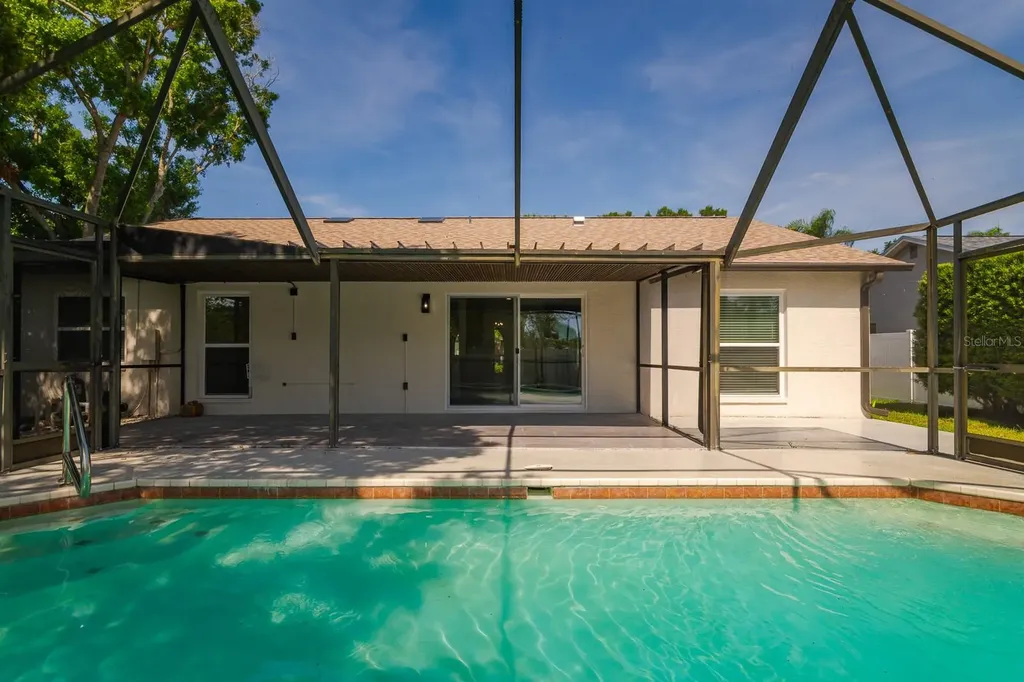 1043 Ridge View Lane Palm Harbor FL 34683