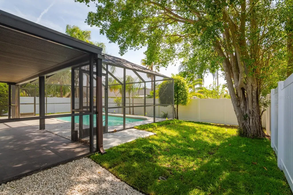 1043 Ridge View Lane Palm Harbor FL 34683