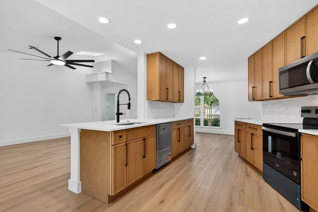 1043 Ridge View Lane Palm Harbor FL 34683
