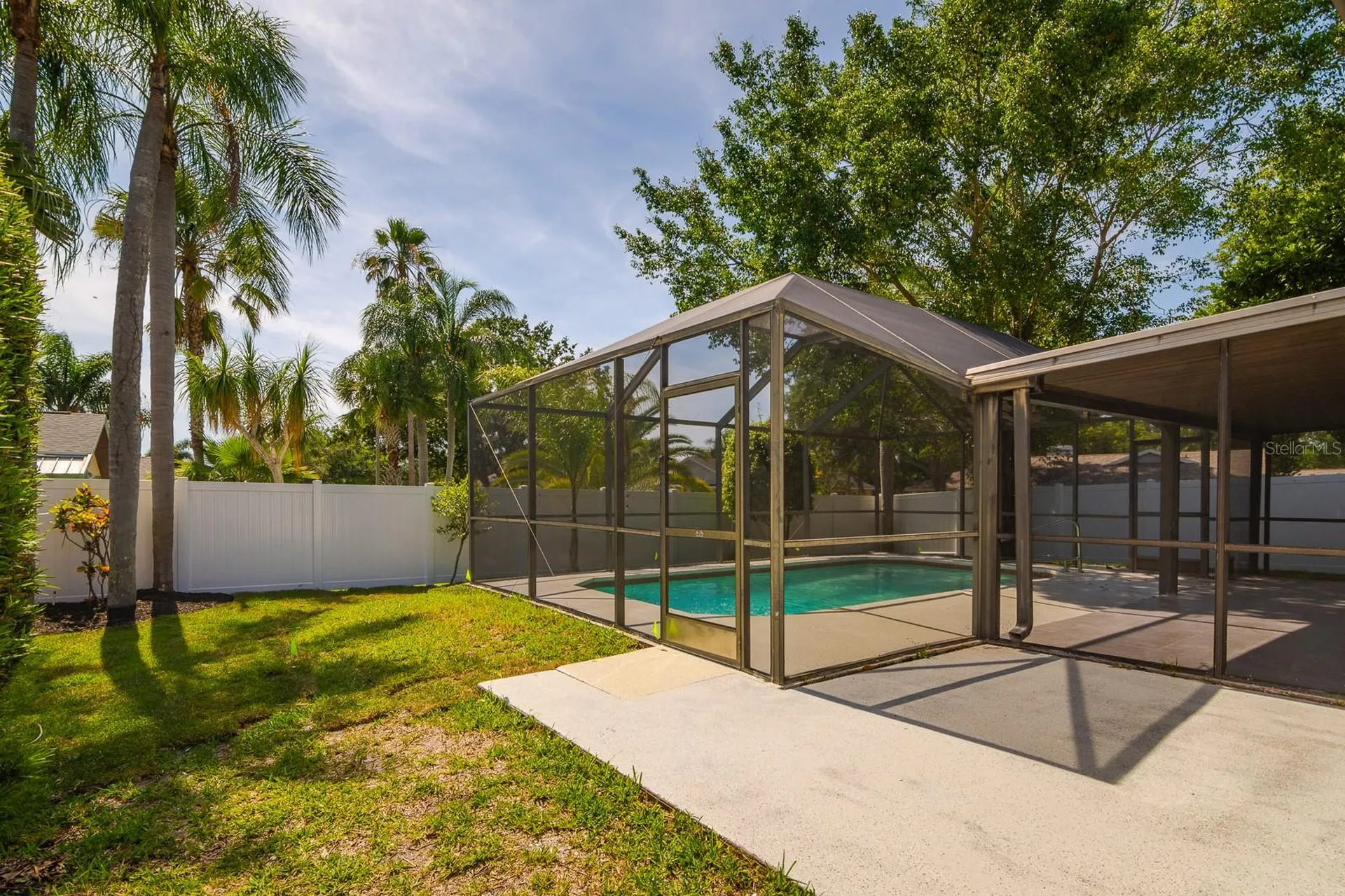 1043 Ridge View Lane Palm Harbor FL 34683
