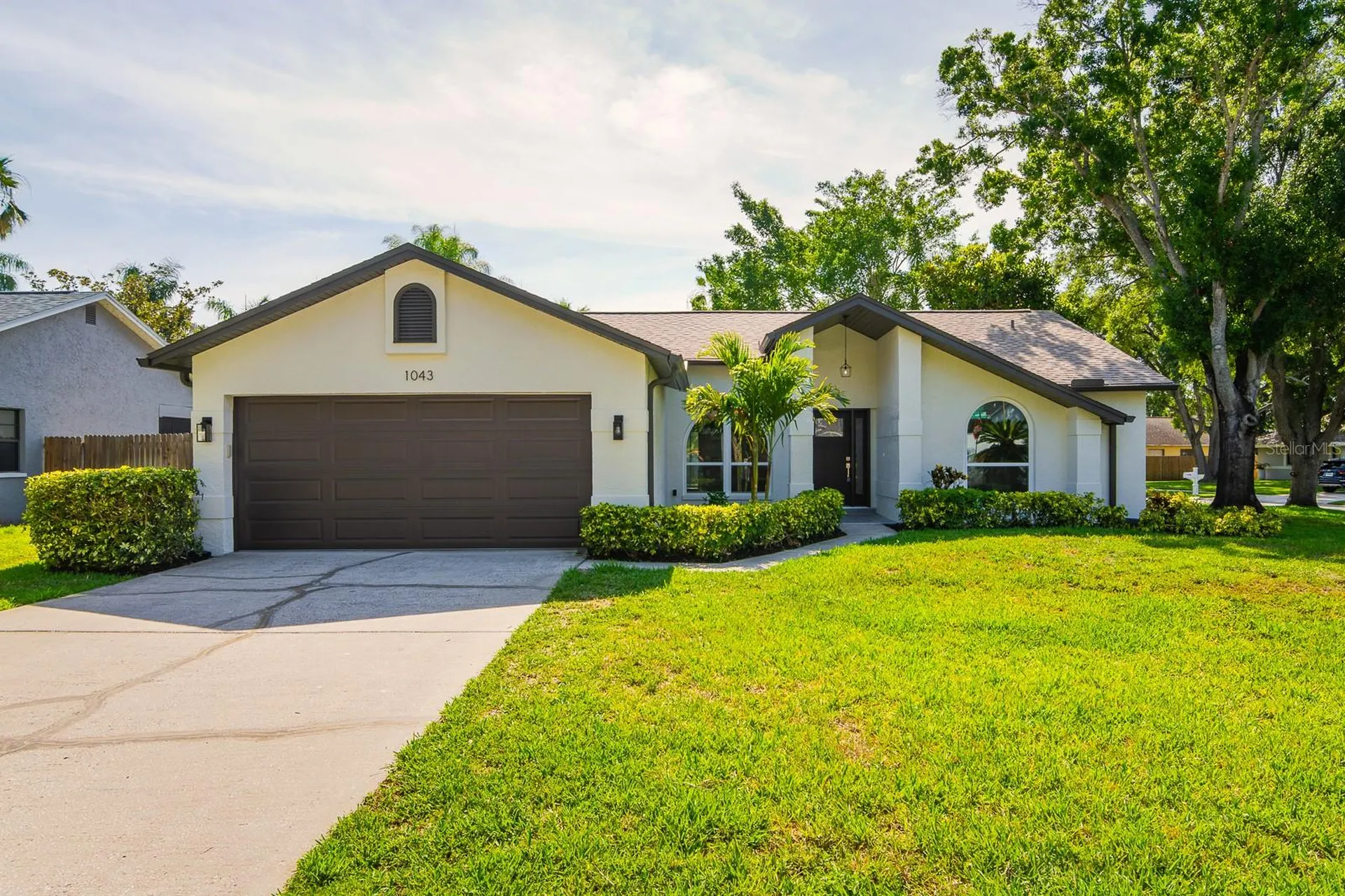 1043 Ridge View Lane Palm Harbor FL 34683