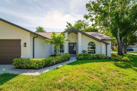 1043 Ridge View Lane Palm Harbor FL 34683