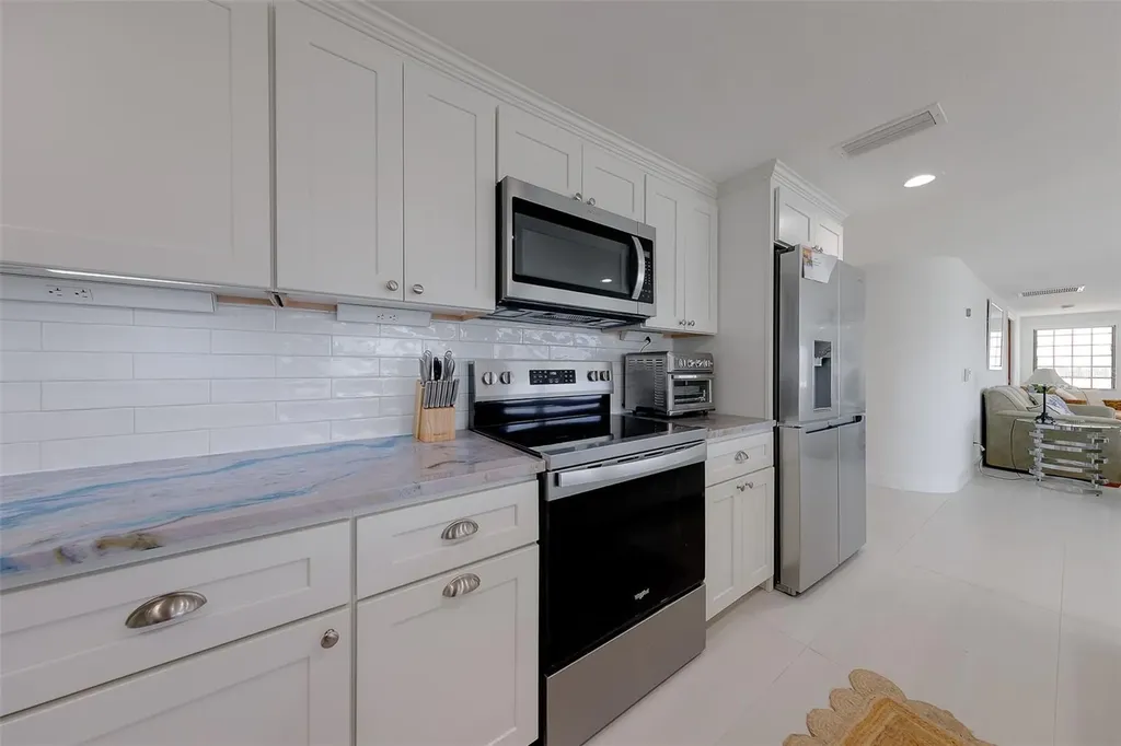 326 176th Avenue Circle Redington Shores FL 33708