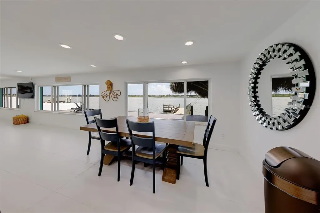 326 176th Avenue Circle Redington Shores FL 33708
