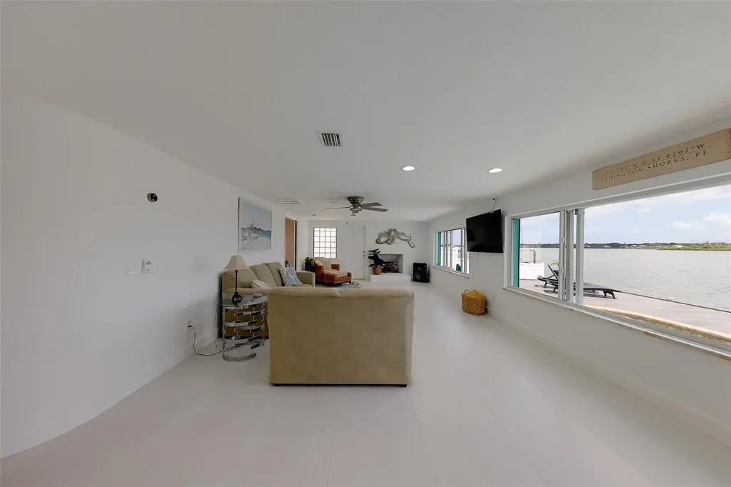 326 176th Avenue Circle Redington Shores FL 33708