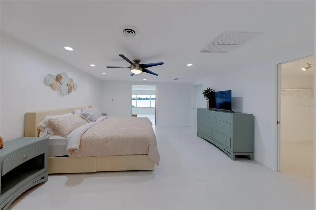 326 176th Avenue Circle Redington Shores FL 33708