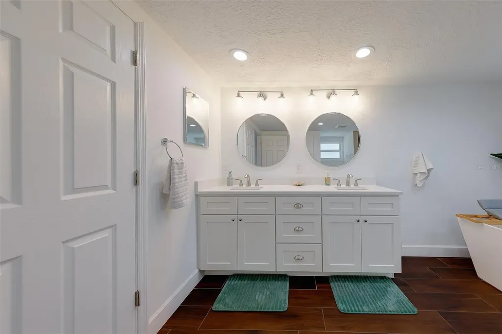 326 176th Avenue Circle Redington Shores FL 33708