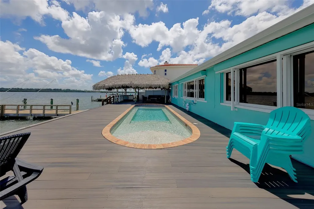 326 176th Avenue Circle Redington Shores FL 33708