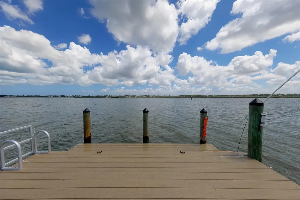 326 176th Avenue Circle Redington Shores FL 33708