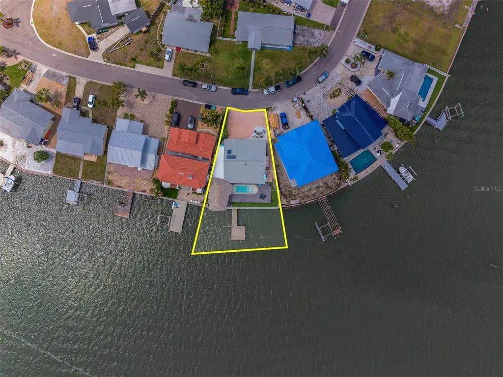 326 176th Avenue Circle Redington Shores FL 33708