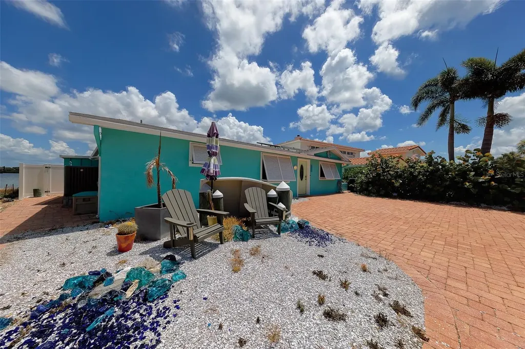 326 176th Avenue Circle Redington Shores FL 33708