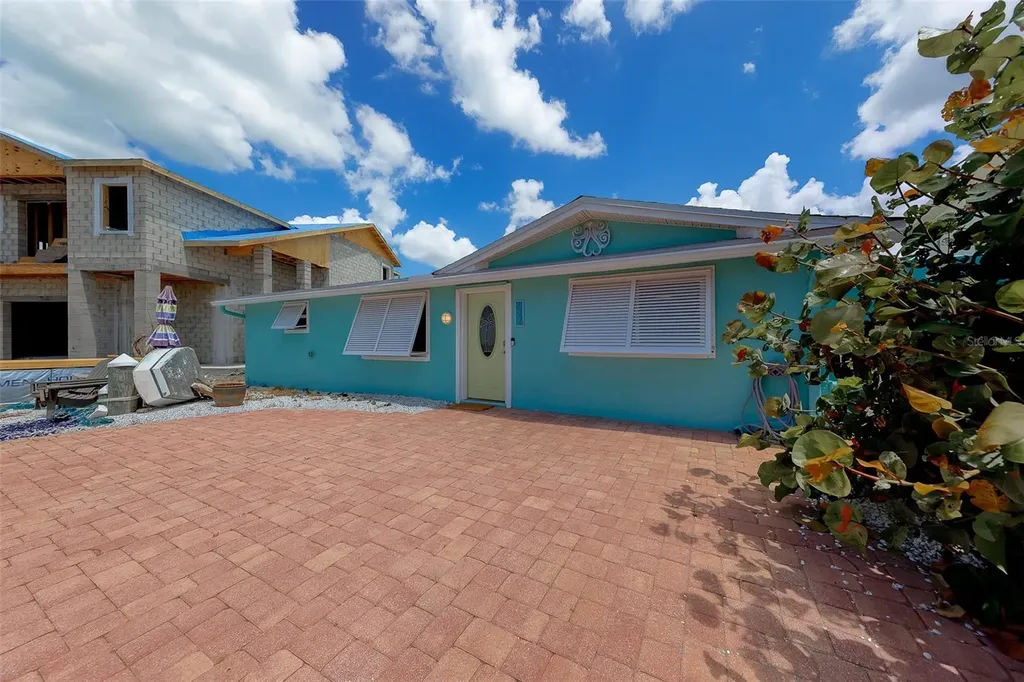 326 176th Avenue Circle Redington Shores FL 33708
