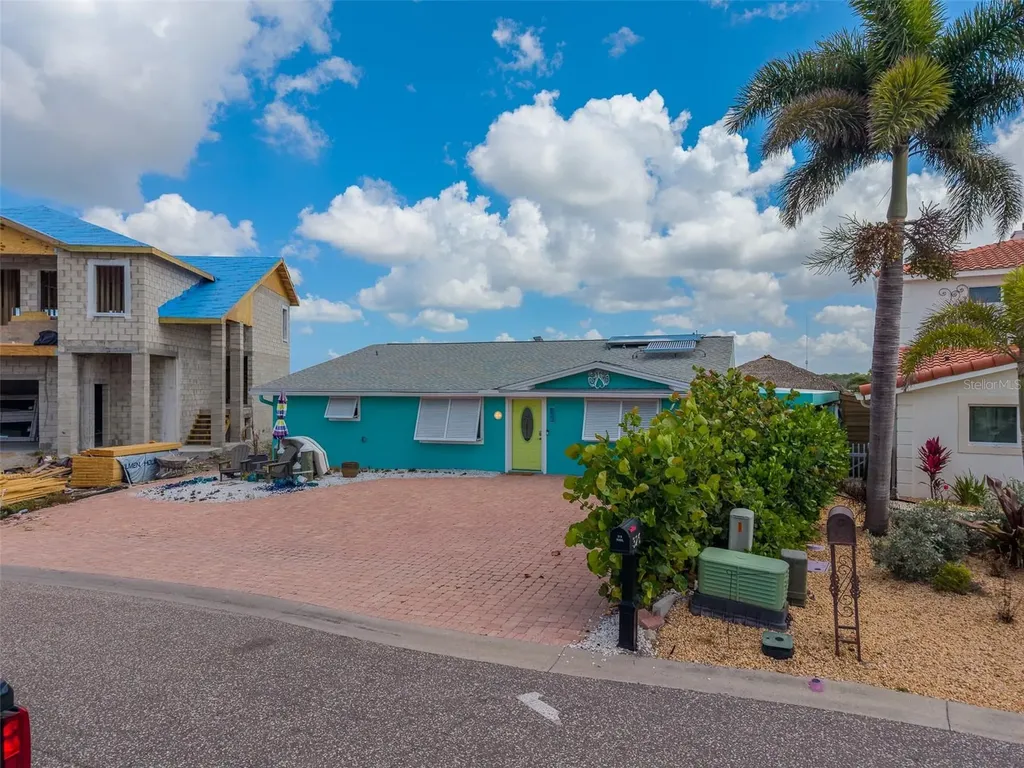 326 176th Avenue Circle Redington Shores FL 33708