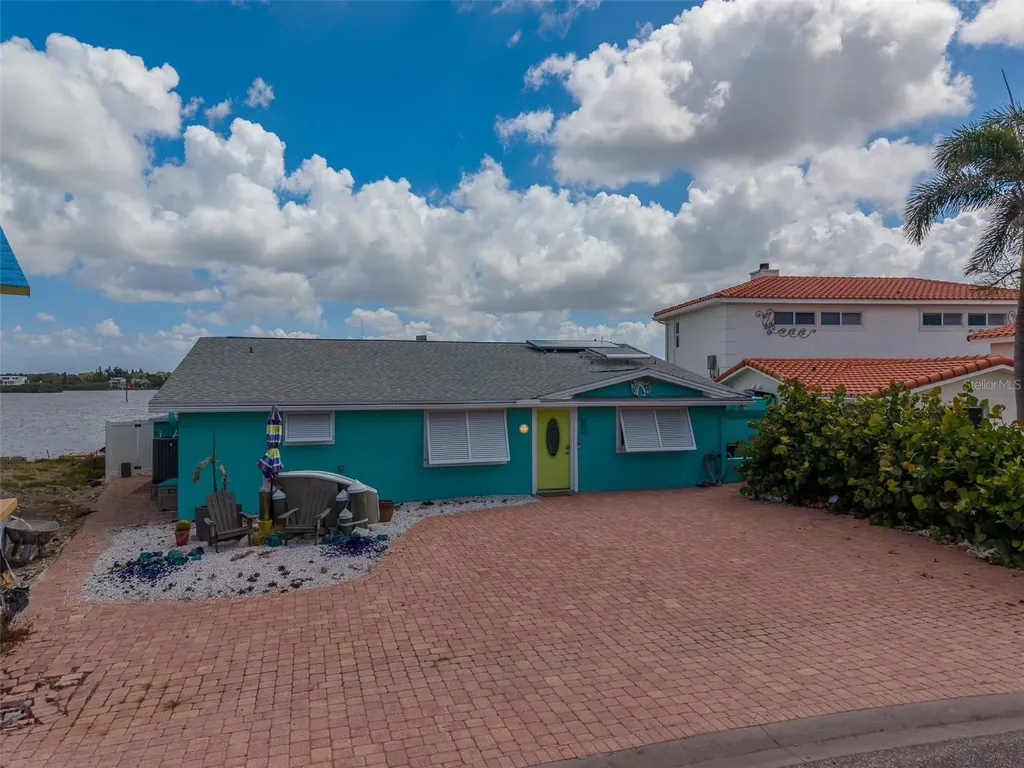 326 176th Avenue Circle Redington Shores FL 33708