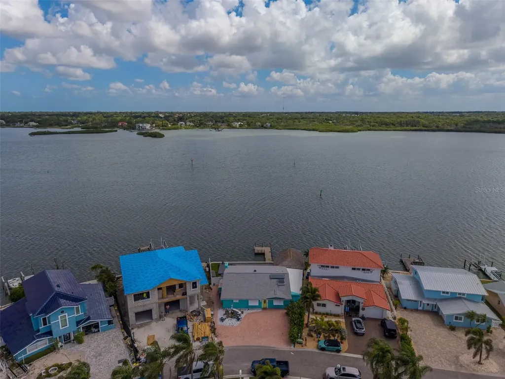 326 176th Avenue Circle Redington Shores FL 33708