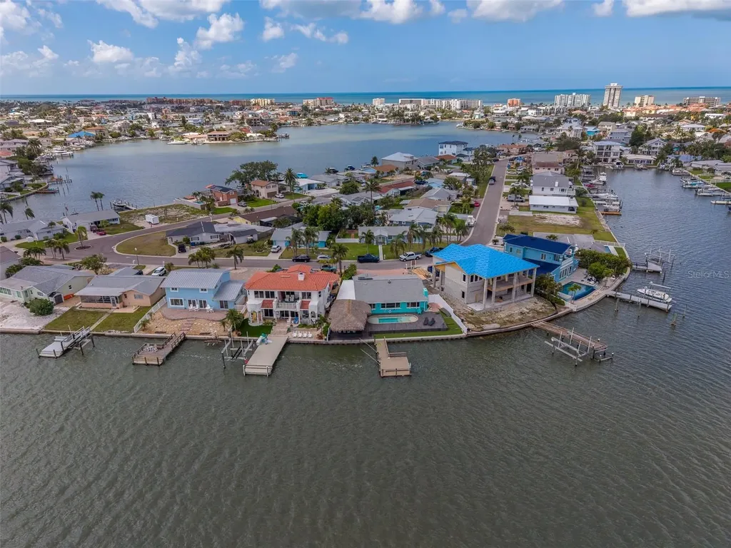 326 176th Avenue Circle Redington Shores FL 33708