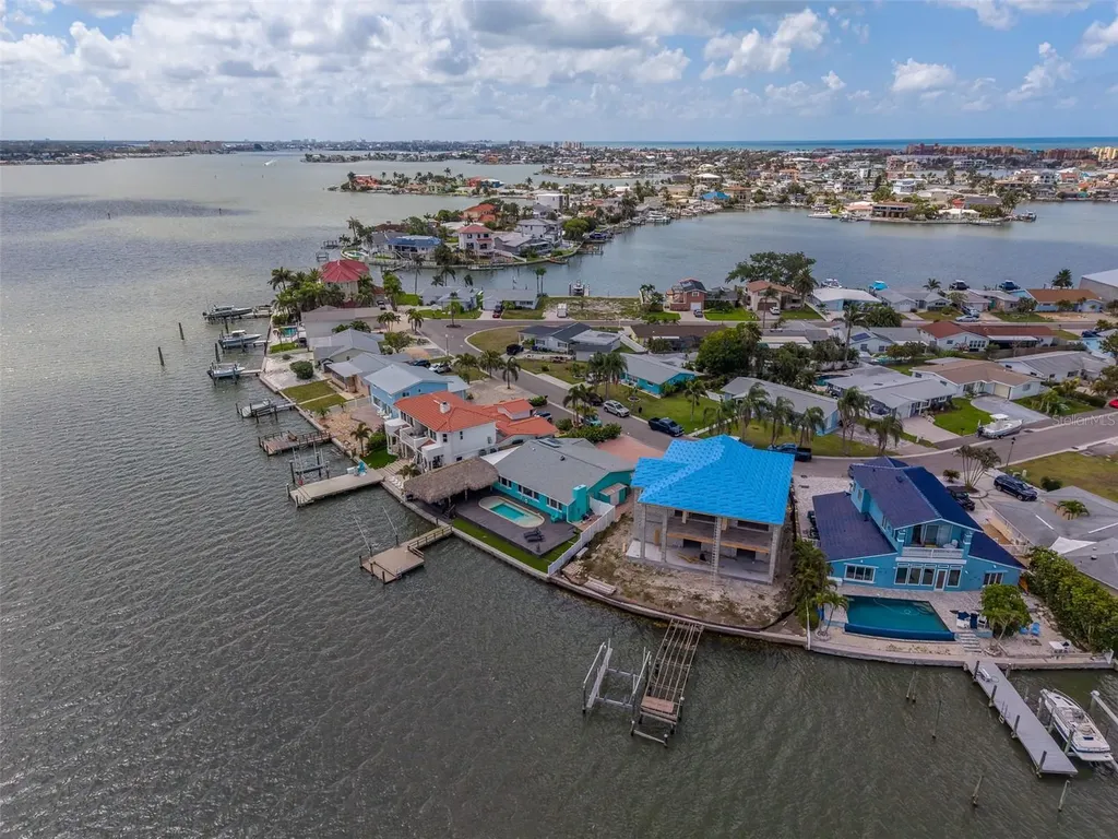 326 176th Avenue Circle Redington Shores FL 33708