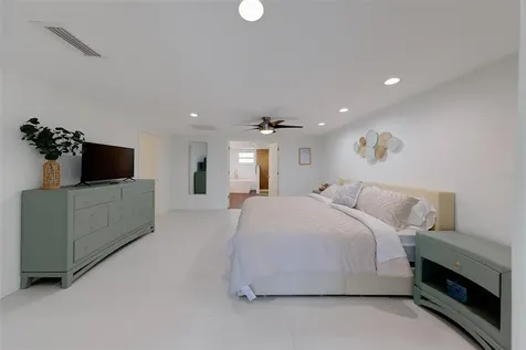 326 176th Avenue Circle Redington Shores FL 33708