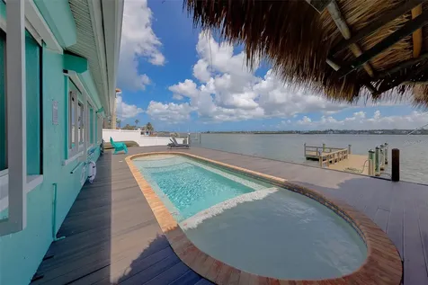 326 176th Avenue Circle Redington Shores FL 33708