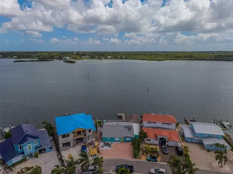 326 176th Avenue Circle Redington Shores FL 33708