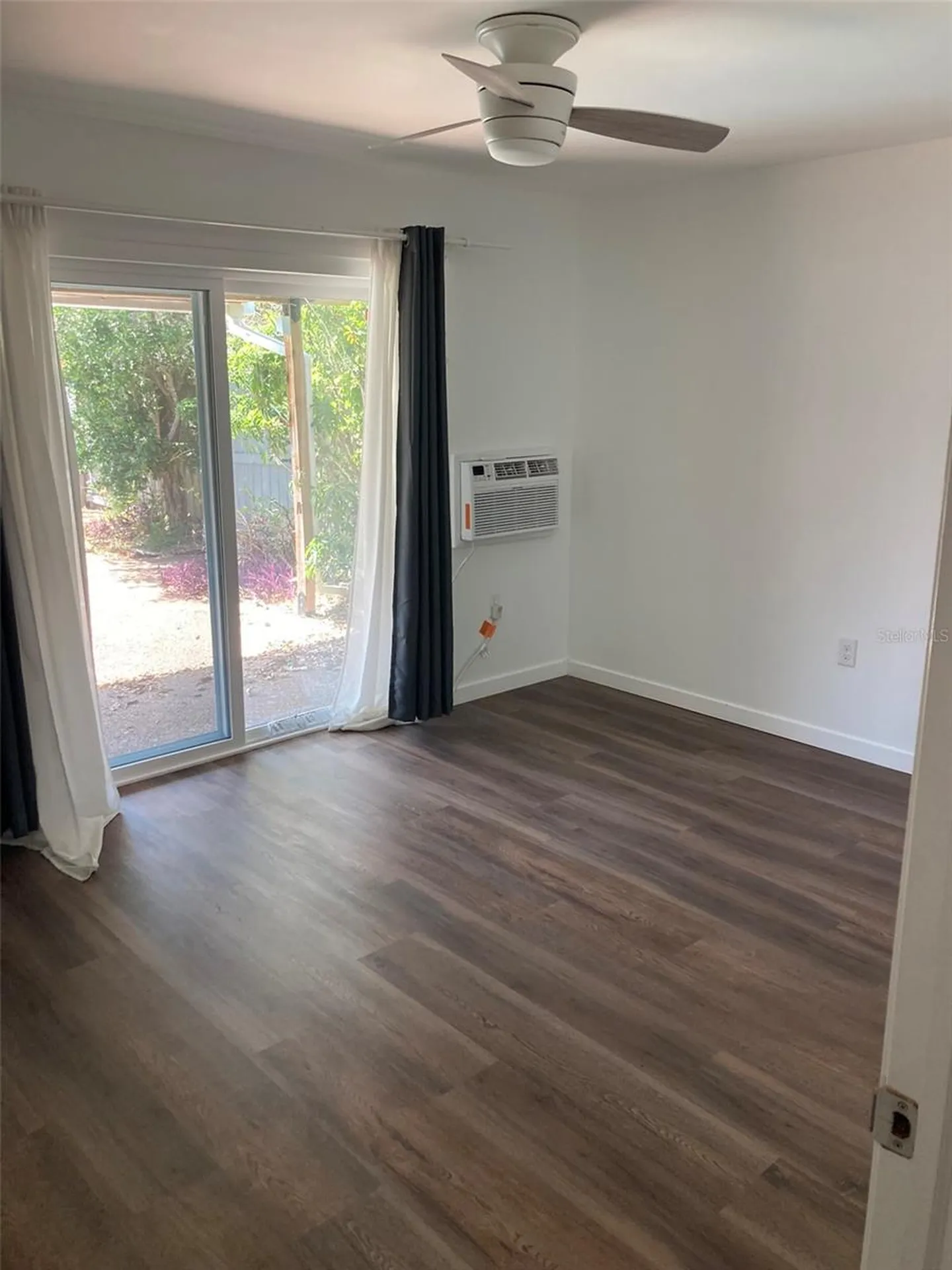 1403 E Alfred Street Tavares FL 32778