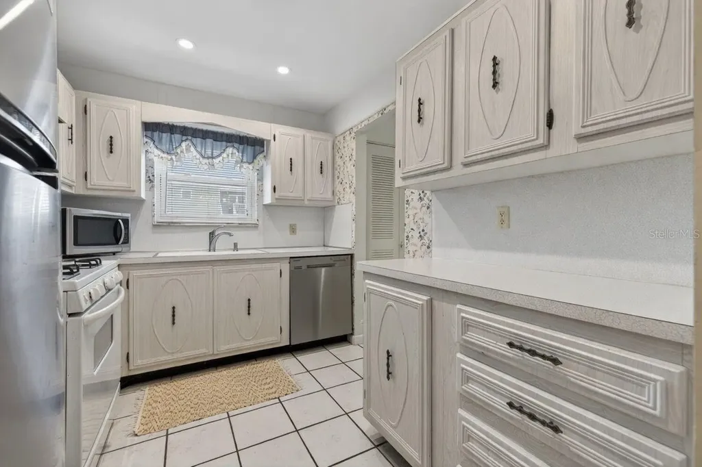 5357 81st Street N St Petersburg FL 33709