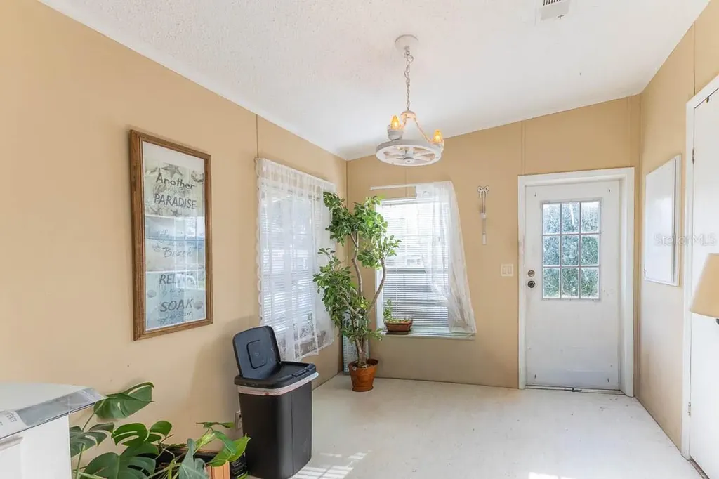 125 Pine Tree Drive Debary FL 32713