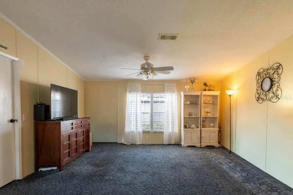 125 Pine Tree Drive Debary FL 32713