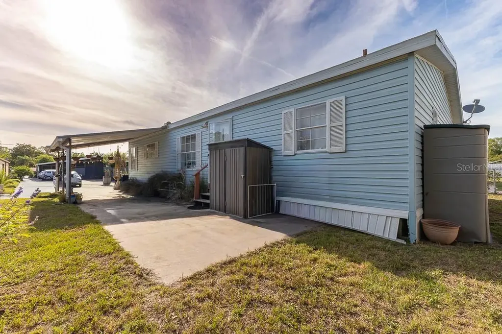 125 Pine Tree Drive Debary FL 32713