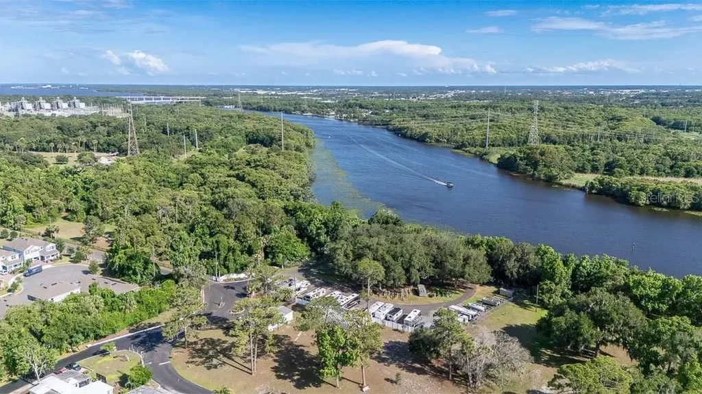 125 Pine Tree Drive Debary FL 32713