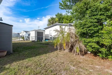 125 Pine Tree Drive Debary FL 32713