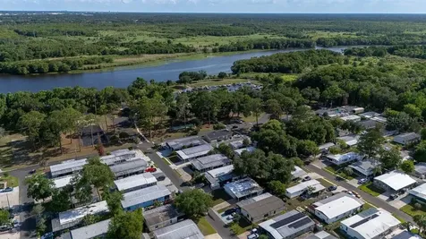 125 Pine Tree Drive Debary FL 32713