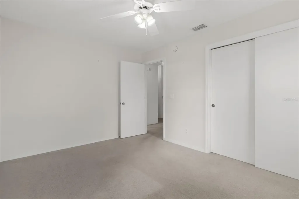 2472 Cr 447 Lake Panasoffkee FL 33538
