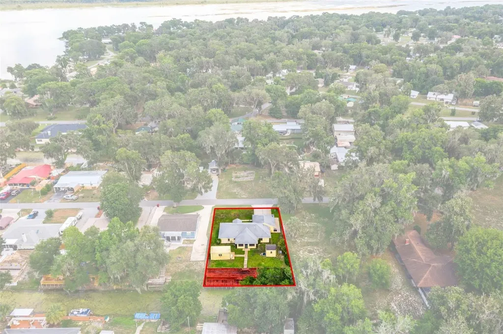 2472 Cr 447 Lake Panasoffkee FL 33538