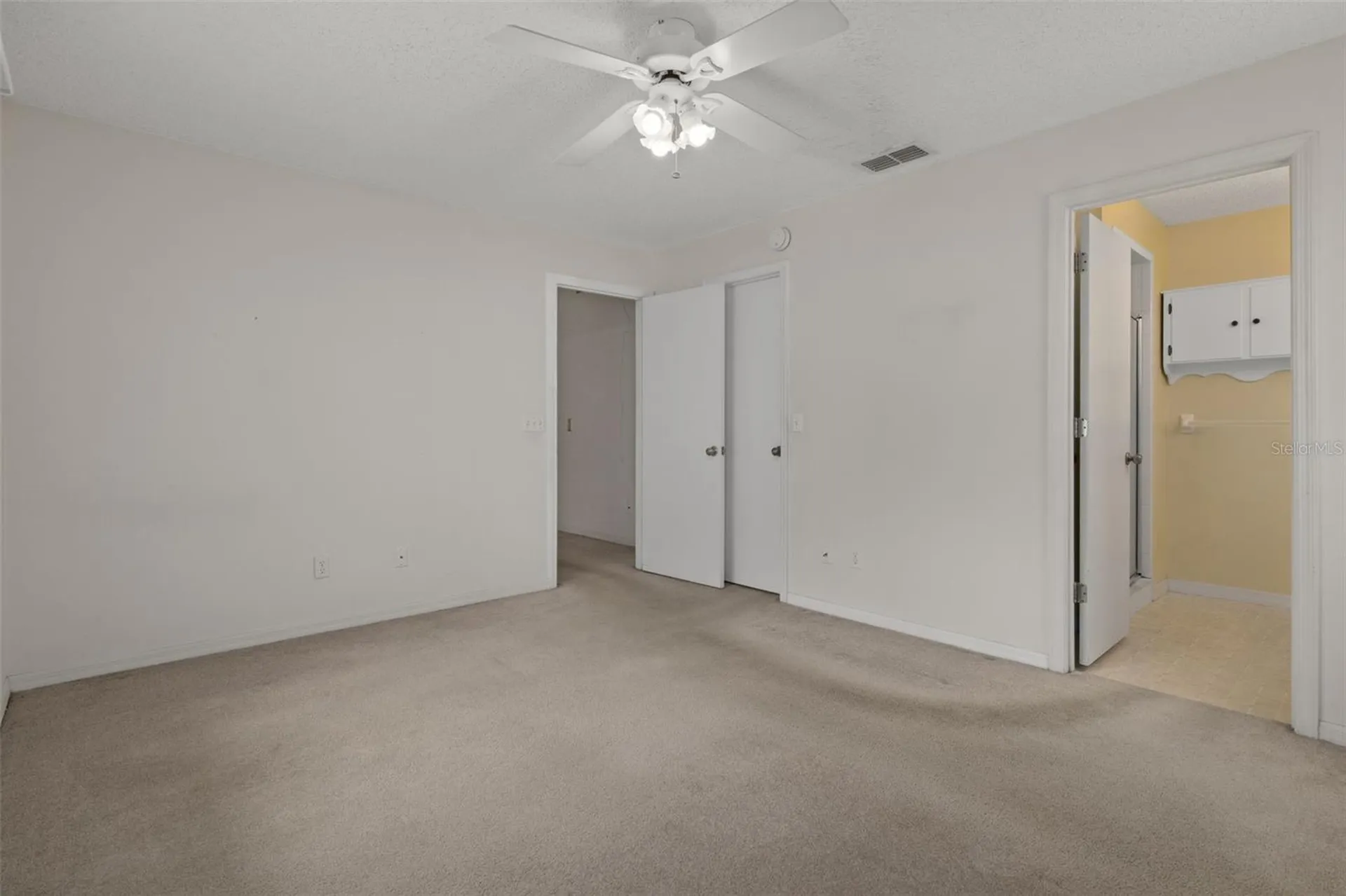 2472 Cr 447 Lake Panasoffkee FL 33538