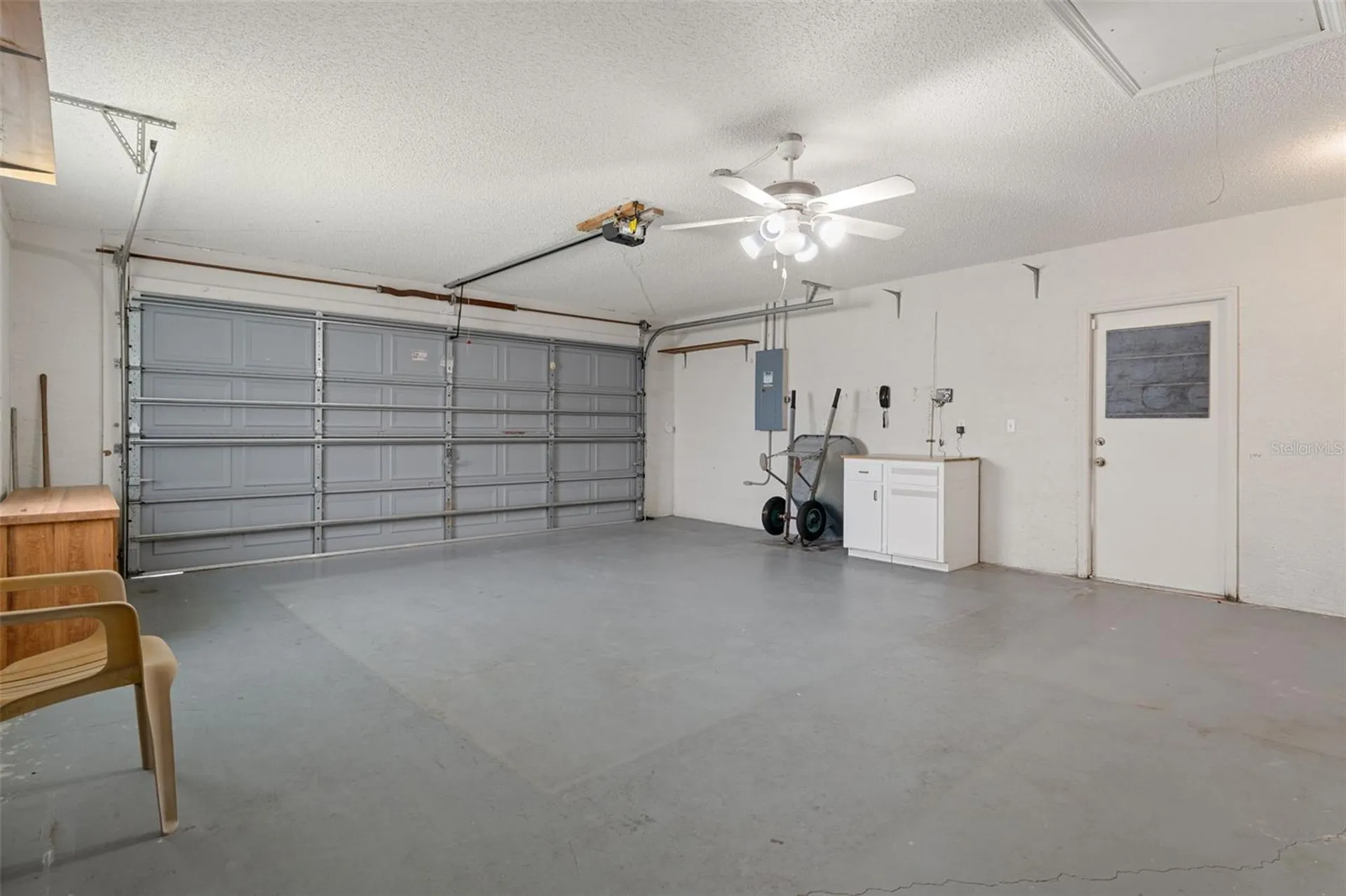 2472 Cr 447 Lake Panasoffkee FL 33538