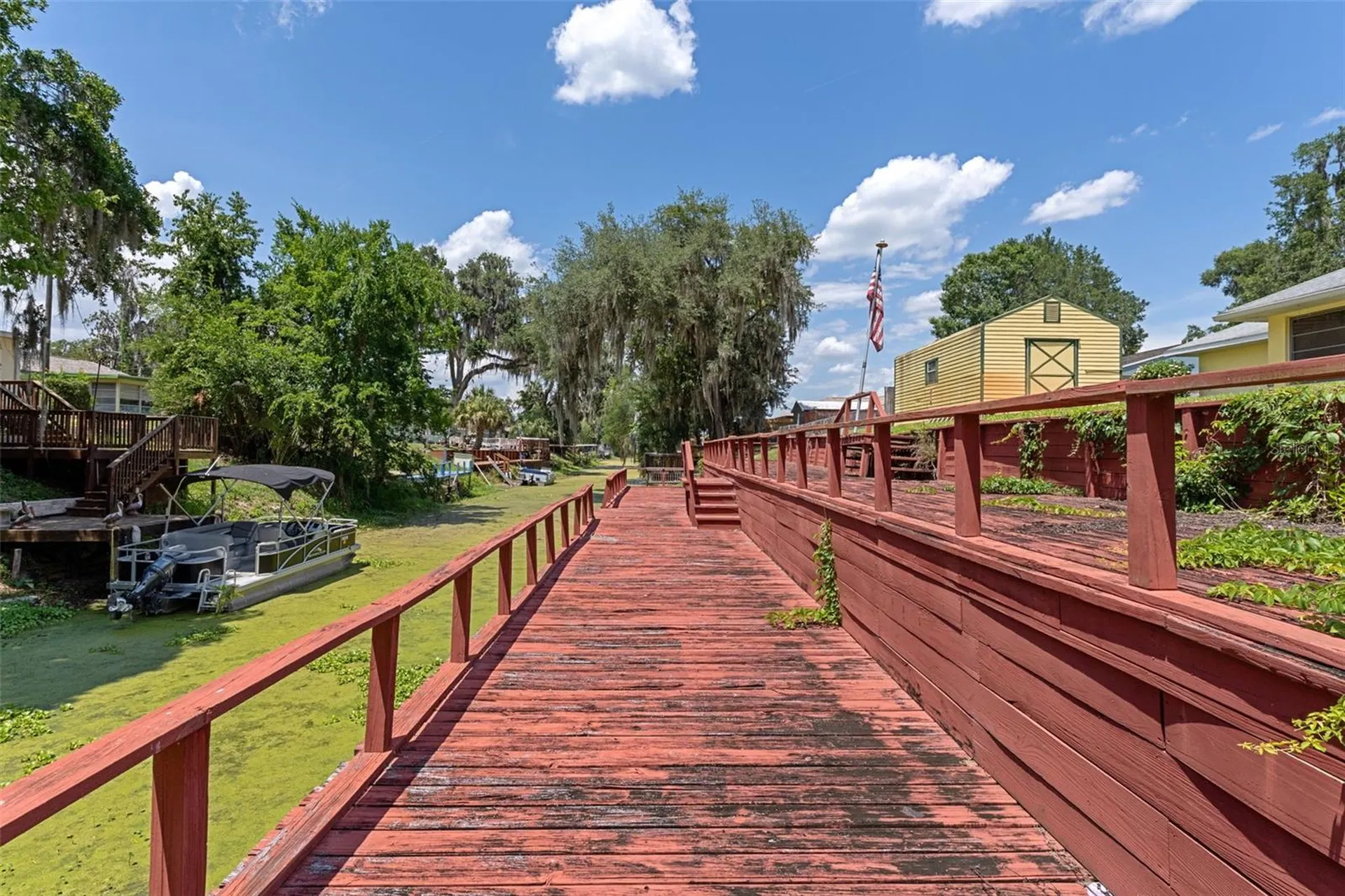 2472 Cr 447 Lake Panasoffkee FL 33538