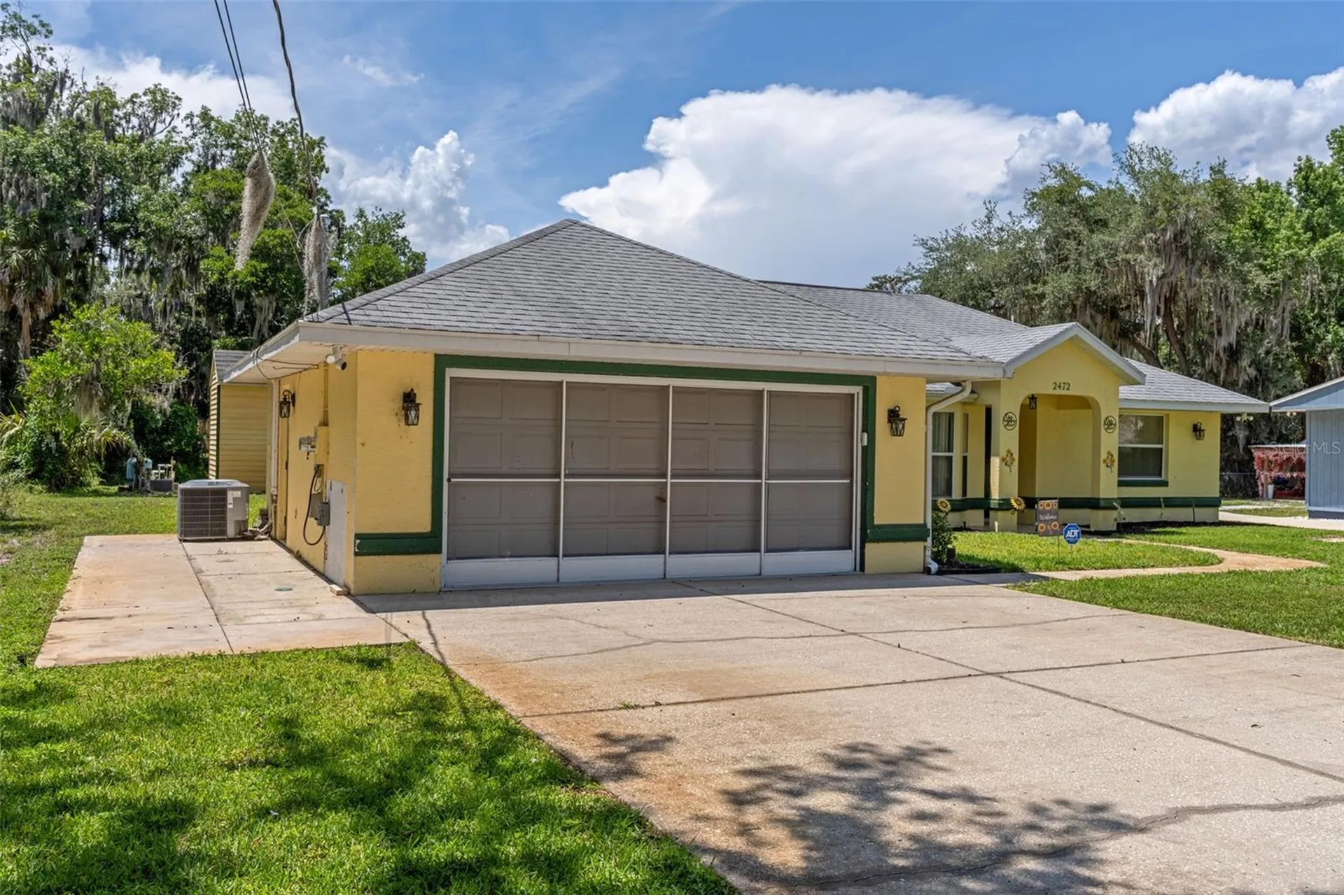 2472 Cr 447 Lake Panasoffkee FL 33538