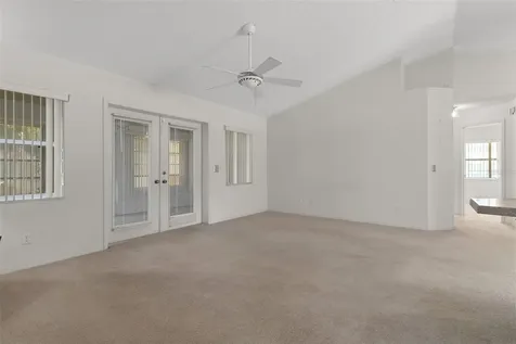 2472 Cr 447 Lake Panasoffkee FL 33538