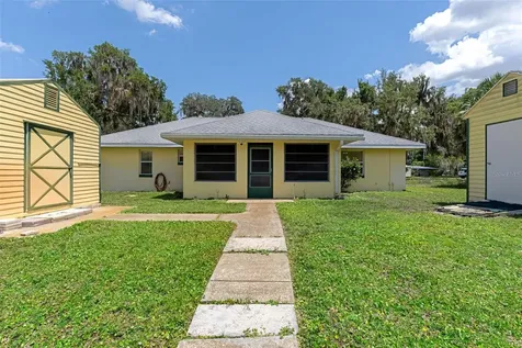 2472 Cr 447 Lake Panasoffkee FL 33538