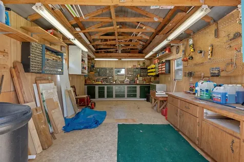 2472 Cr 447 Lake Panasoffkee FL 33538