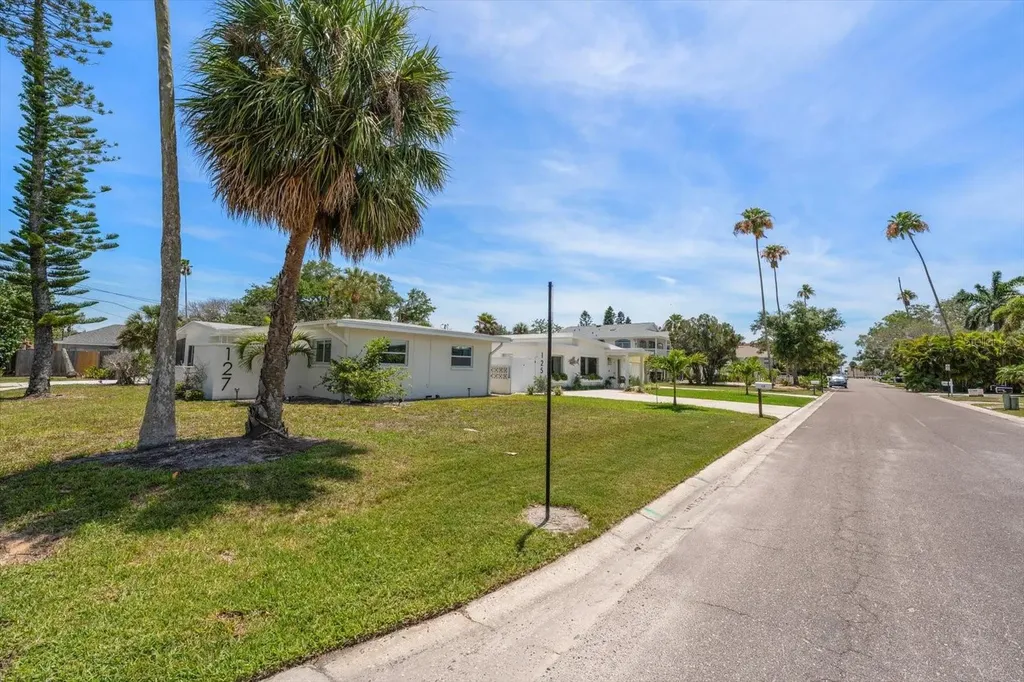 127 11th Avenue Indian Rocks Beach FL 33785